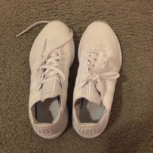 White Adidas Tennis Shoes